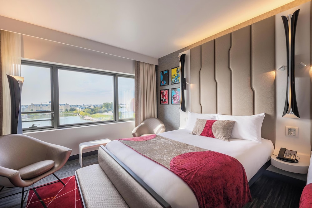 Disney Hotel New York - The Art of Marvel — Hotel rooms in Disneyland Paris, Ile-de-France
