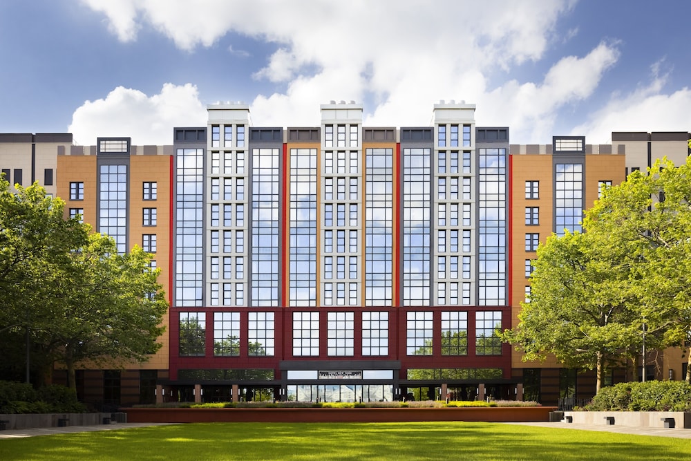 Disney Hotel New York - The Art of Marvel — Hotel building in Disneyland Paris, Ile-de-France