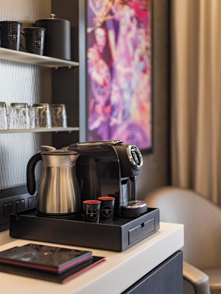 Disney Hotel New York - The Art of Marvel — Hotel rooms in Disneyland Paris, Ile-de-France