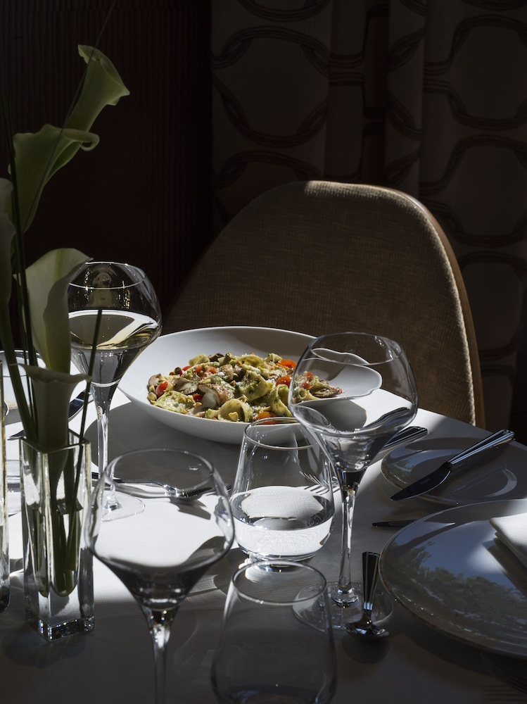 Disney Hotel New York - The Art of Marvel — Restaurant & bars in Disneyland Paris, Ile-de-France