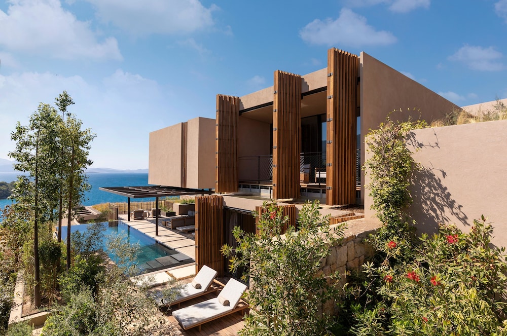 Lujo Hotel Bodrum — Pool in Milas, Mugla