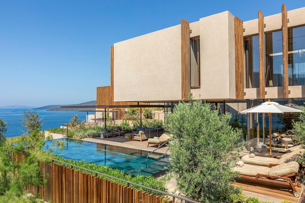 Lujo Hotel Bodrum — Pool in Milas, Mugla
