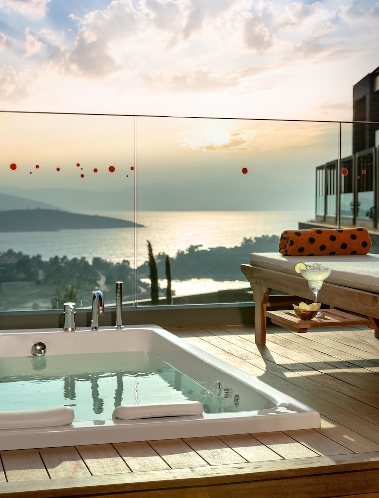 Lujo Hotel Bodrum — Facilities in Milas, Mugla