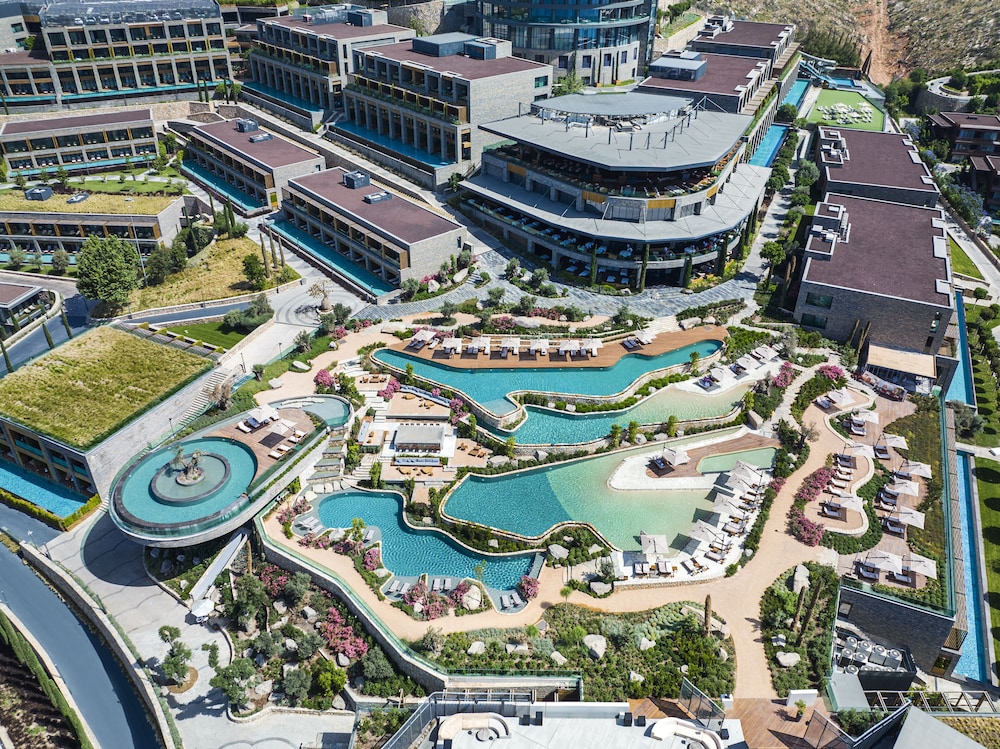 Lujo Hotel Bodrum — Pool in Milas, Mugla