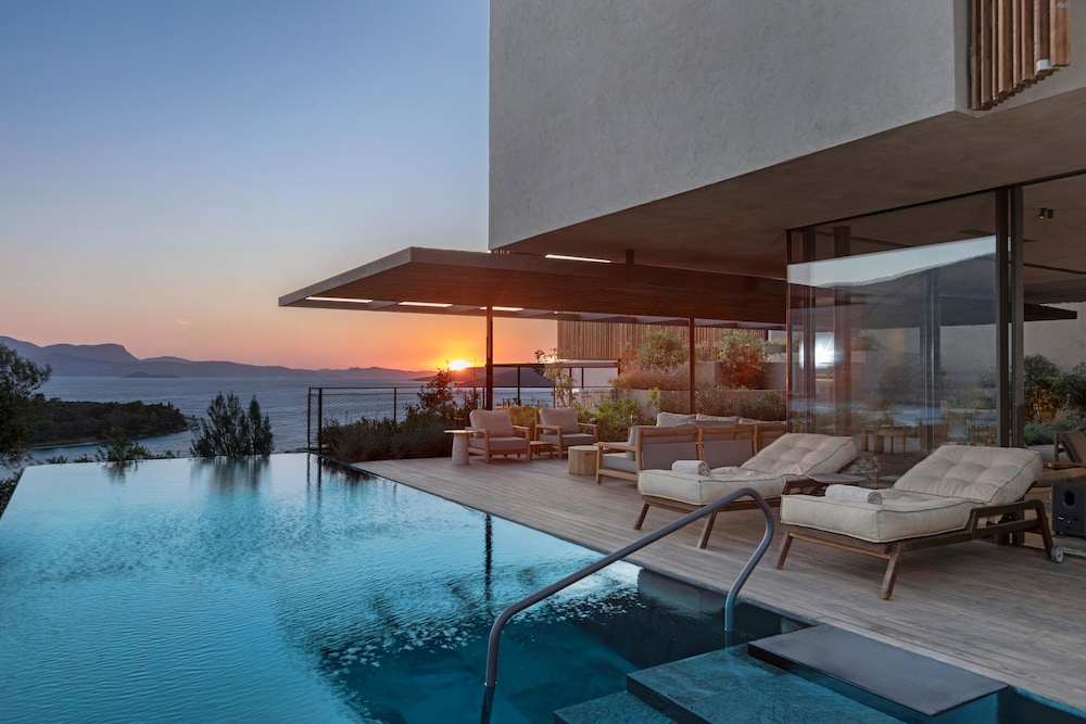Lujo Hotel Bodrum — Pool in Milas, Mugla