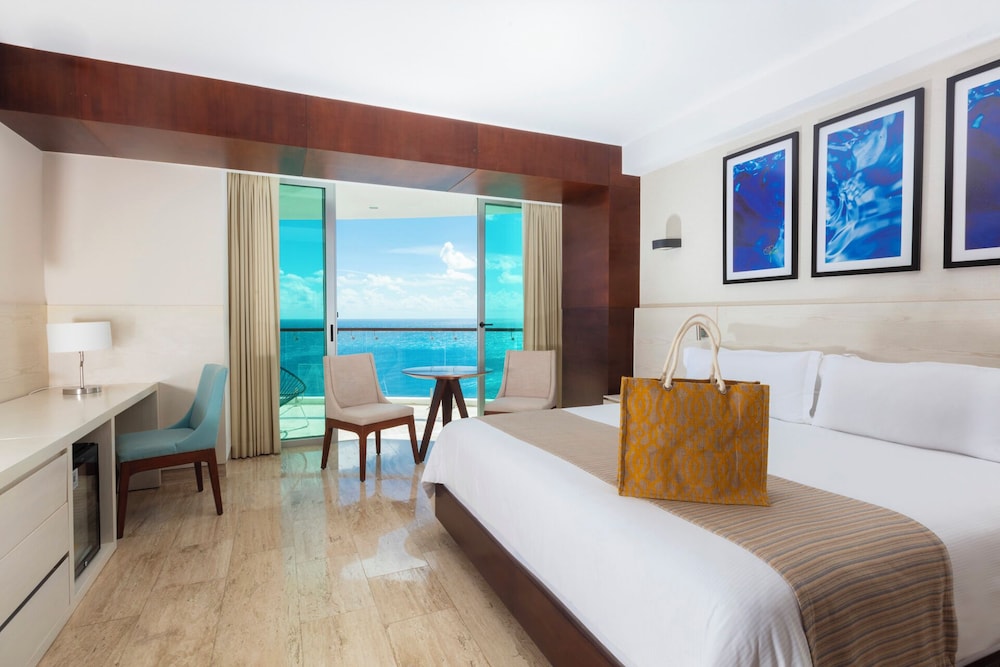 Altitude at Krystal Grand Cancun - All inclusive — Hotel rooms in Cancun, Quintana Roo