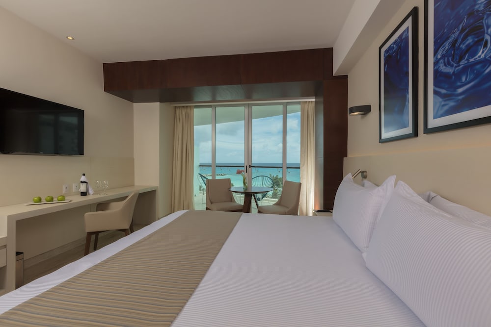 Altitude at Krystal Grand Cancun - All inclusive — Hotel rooms in Cancun, Quintana Roo