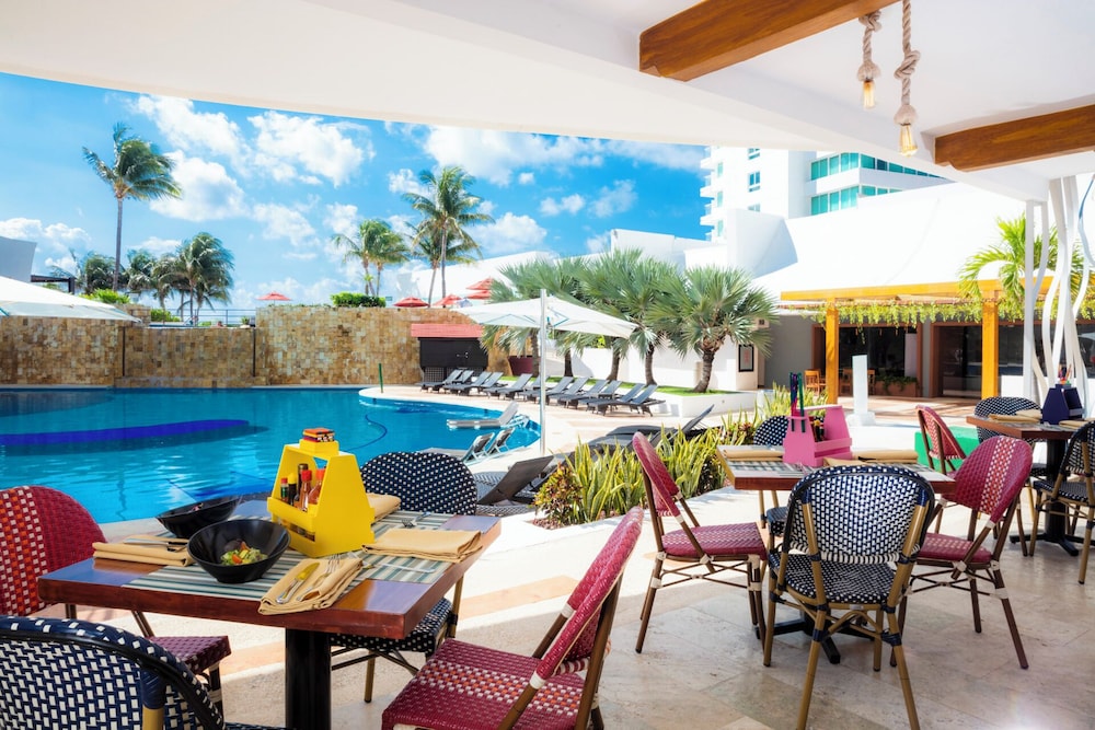 Altitude at Krystal Grand Cancun - All inclusive — Restaurant & bars in Cancun, Quintana Roo