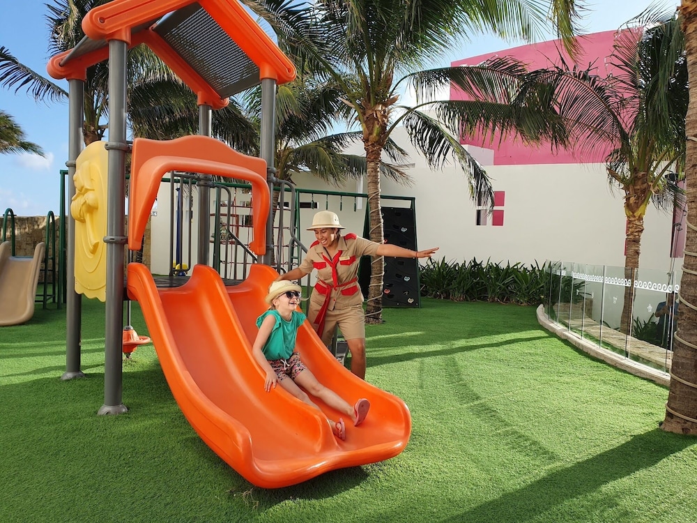 Altitude at Krystal Grand Cancun - All inclusive — Attractions for children in Cancun, Quintana Roo