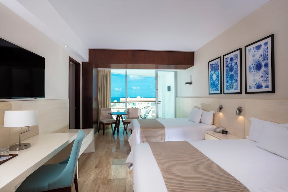 Altitude at Krystal Grand Cancun - All inclusive — Hotel rooms in Cancun, Quintana Roo