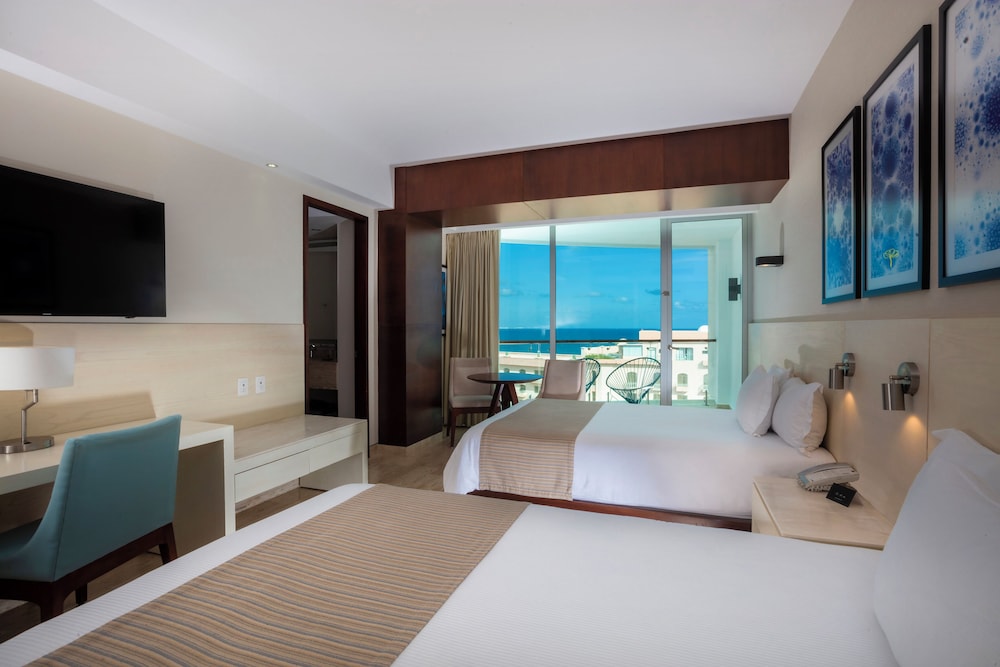 Altitude at Krystal Grand Cancun - All inclusive — Hotel rooms in Cancun, Quintana Roo