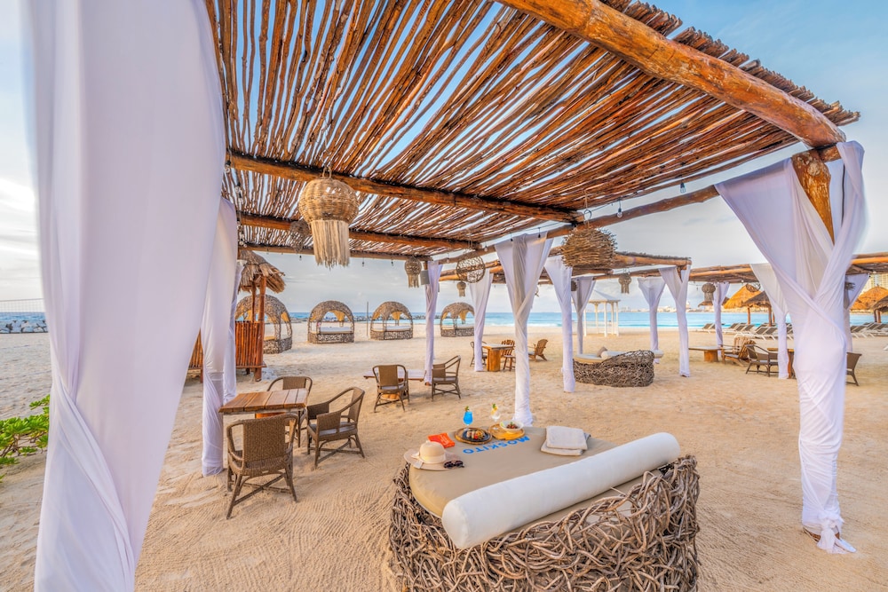 Altitude at Krystal Grand Cancun - All inclusive — Beach in Cancun, Quintana Roo