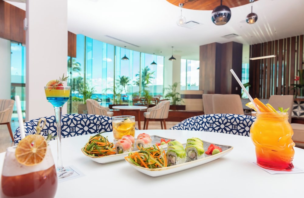 Altitude at Krystal Grand Cancun - All inclusive — Restaurant & bars in Cancun, Quintana Roo