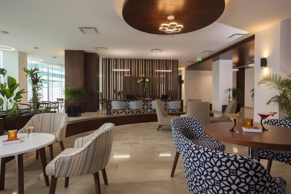Altitude at Krystal Grand Cancun - All inclusive — Restaurant & bars in Cancun, Quintana Roo
