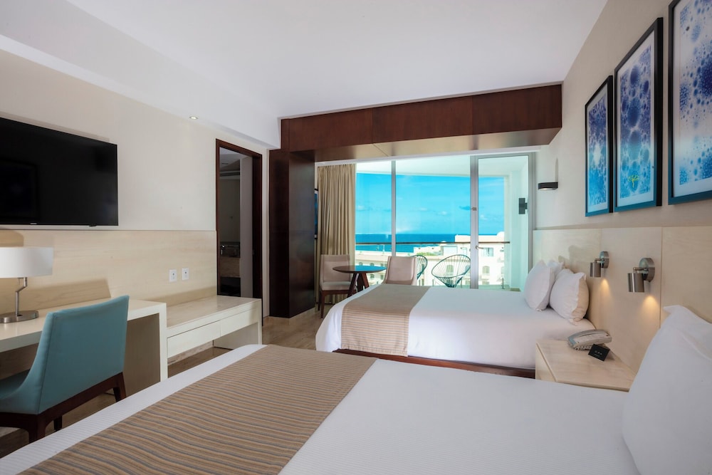 Altitude at Krystal Grand Cancun - All inclusive — Hotel rooms in Cancun, Quintana Roo
