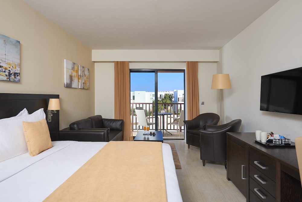 Melia Llana Beach Resort & Spa - All Inclusive - Adults Only — Hotel rooms in Santa Maria