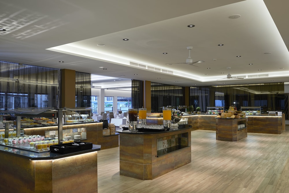 Melia Llana Beach Resort & Spa - All Inclusive - Adults Only — Restaurant & bars in Santa Maria
