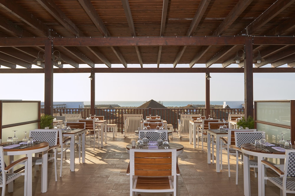 Melia Llana Beach Resort & Spa - All Inclusive - Adults Only — Restaurant & bars in Santa Maria