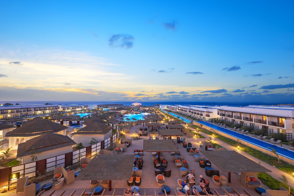 Melia Llana Beach Resort & Spa - All Inclusive - Adults Only — Restaurant & bars in Santa Maria