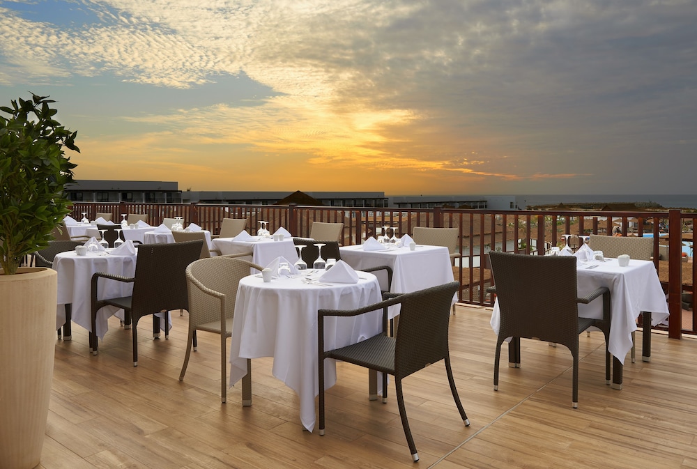 Melia Llana Beach Resort & Spa - All Inclusive - Adults Only — Restaurant & bars in Santa Maria