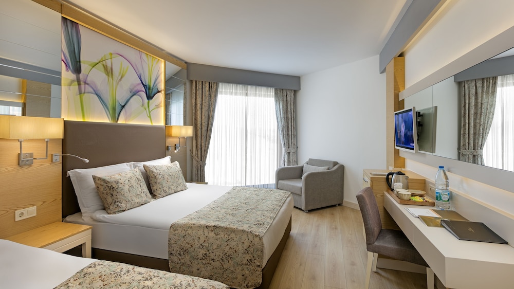 Glamour Resort & Spa - All Inclusive — Hotel rooms in Side