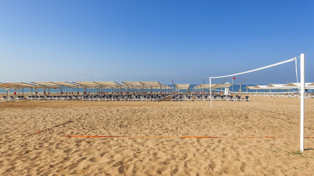 Glamour Resort & Spa - All Inclusive — Beach in Side