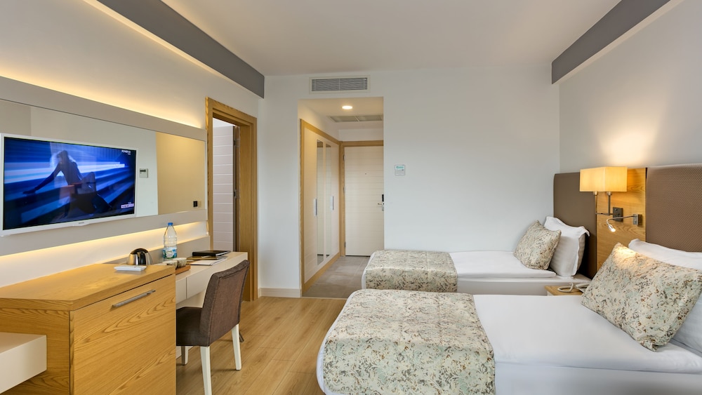 Glamour Resort & Spa - All Inclusive — Hotel rooms in Side