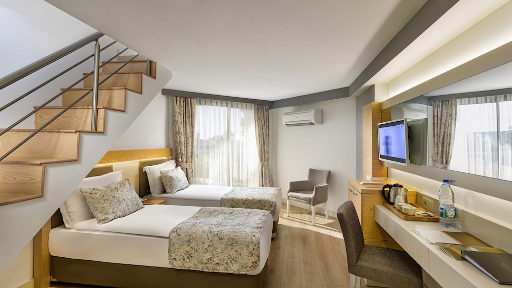 Glamour Resort & Spa - All Inclusive — Hotel rooms in Side