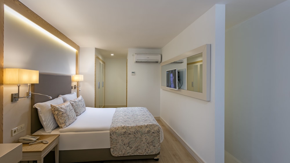 Glamour Resort & Spa - All Inclusive — Hotel rooms in Side