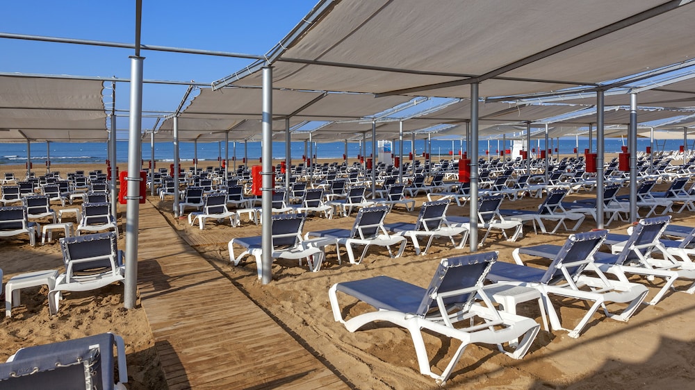 Glamour Resort & Spa - All Inclusive — Beach in Side