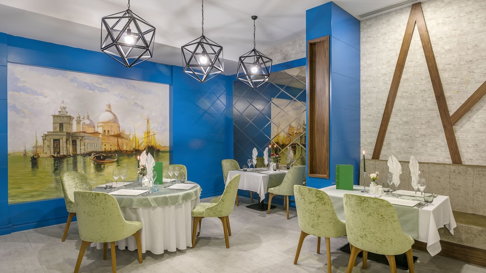 Glamour Resort & Spa - All Inclusive — Restaurant & bars in Side