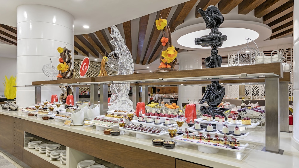 Glamour Resort & Spa - All Inclusive — Restaurant & bars in Side