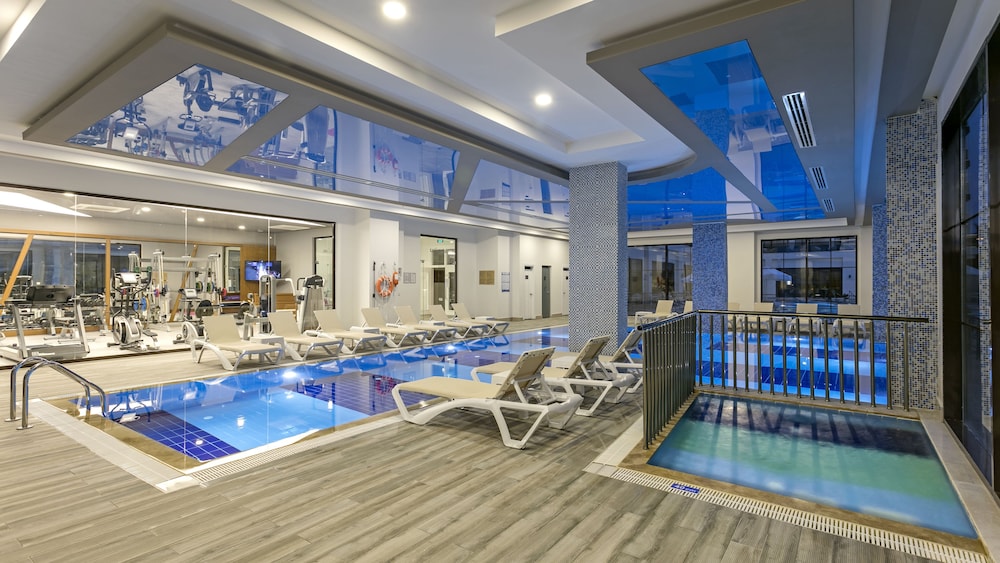 Glamour Resort & Spa - All Inclusive — Swimming pool in Side