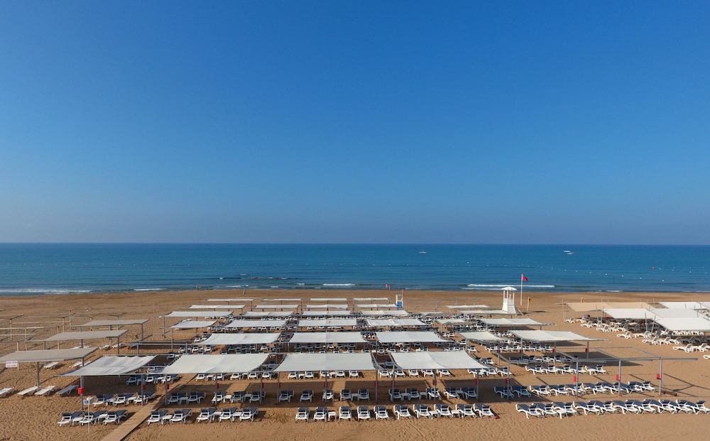 Glamour Resort & Spa - All Inclusive — Beach in Side
