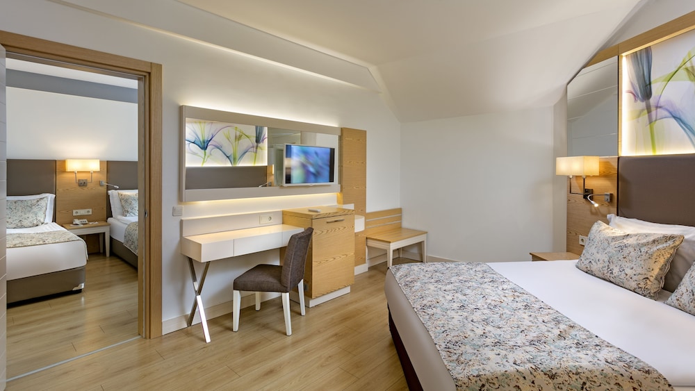 Glamour Resort & Spa - All Inclusive — Hotel rooms in Side