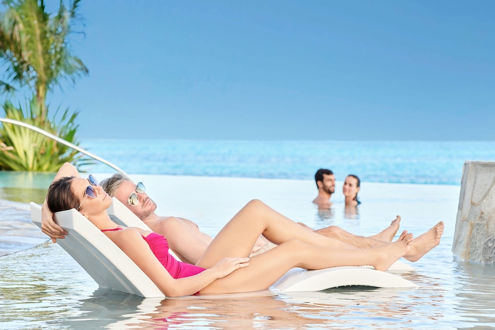 SLS Baha Mar — Swimming pool in Nassau, New Providence