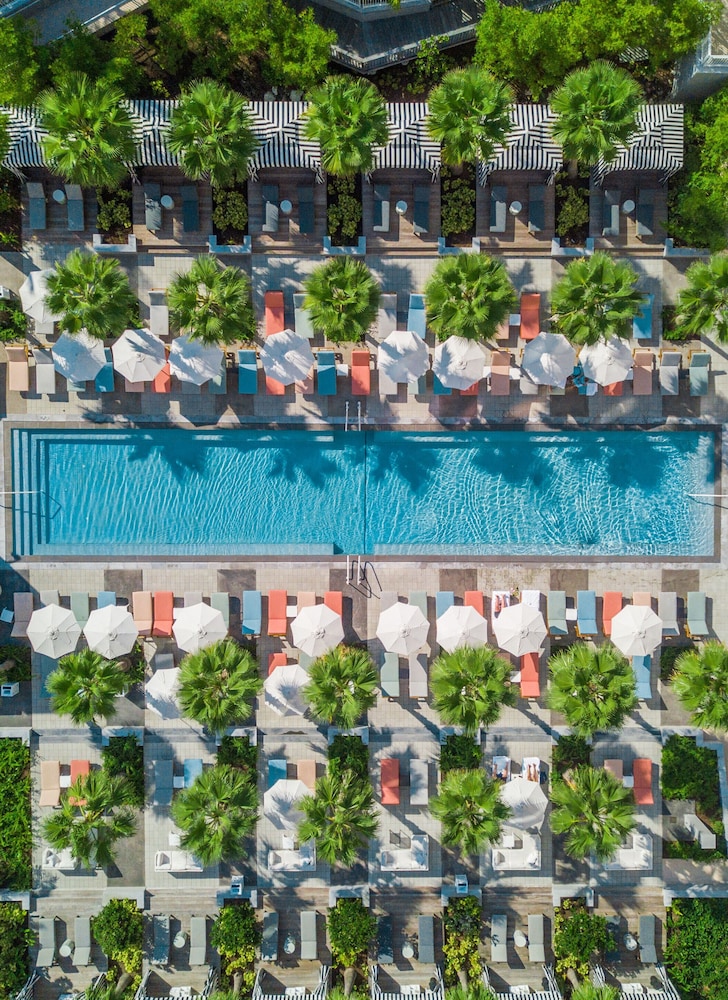 SLS Baha Mar — Swimming pool in Nassau, New Providence