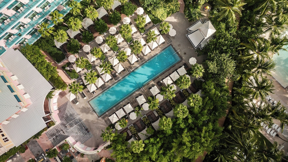 SLS Baha Mar — Swimming pool in Nassau, New Providence