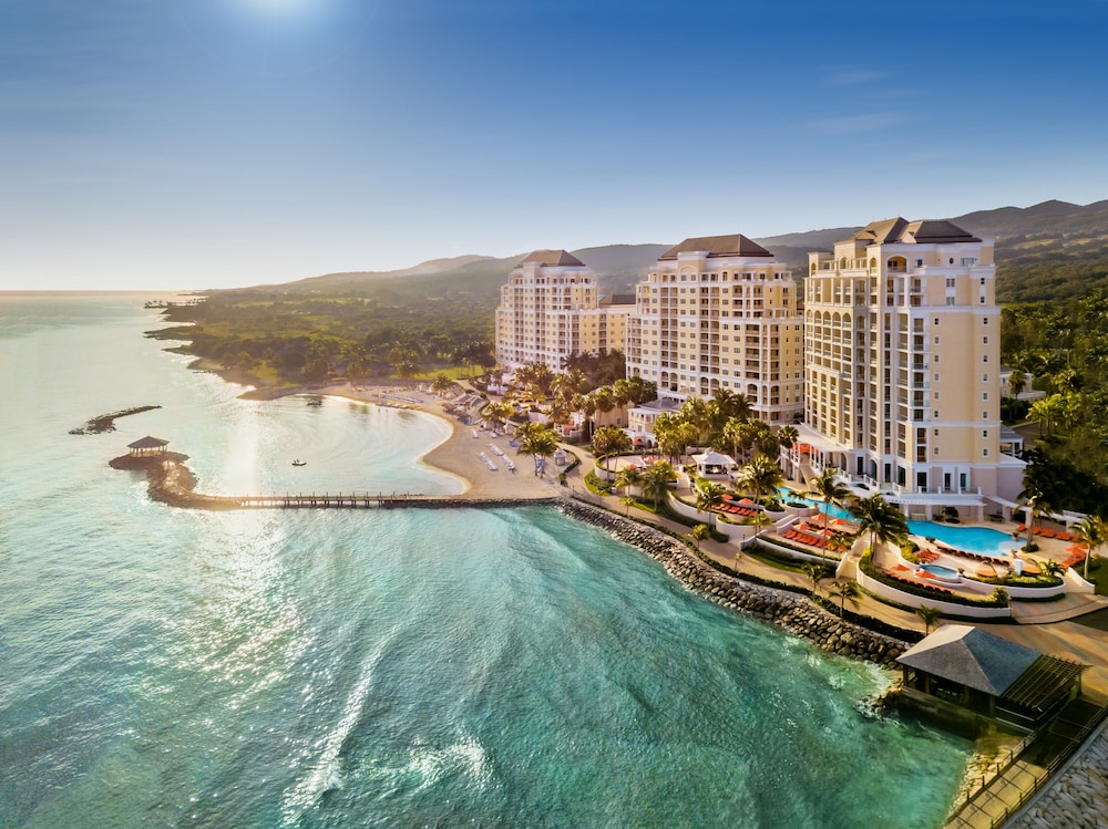 Jewel Grande Montego Bay Resort & Spa – All Inclusive — Hotel building in Montego Bay