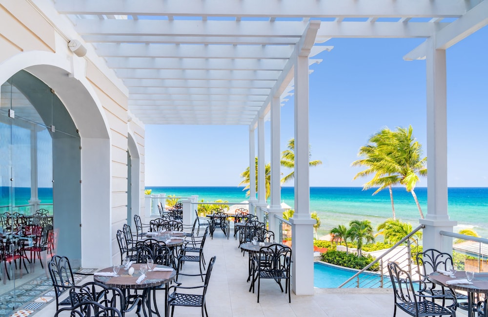 Jewel Grande Montego Bay Resort & Spa – All Inclusive — Restaurant & bars in Montego Bay
