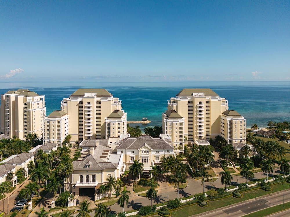 Jewel Grande Montego Bay Resort & Spa – All Inclusive — Hotel building in Montego Bay