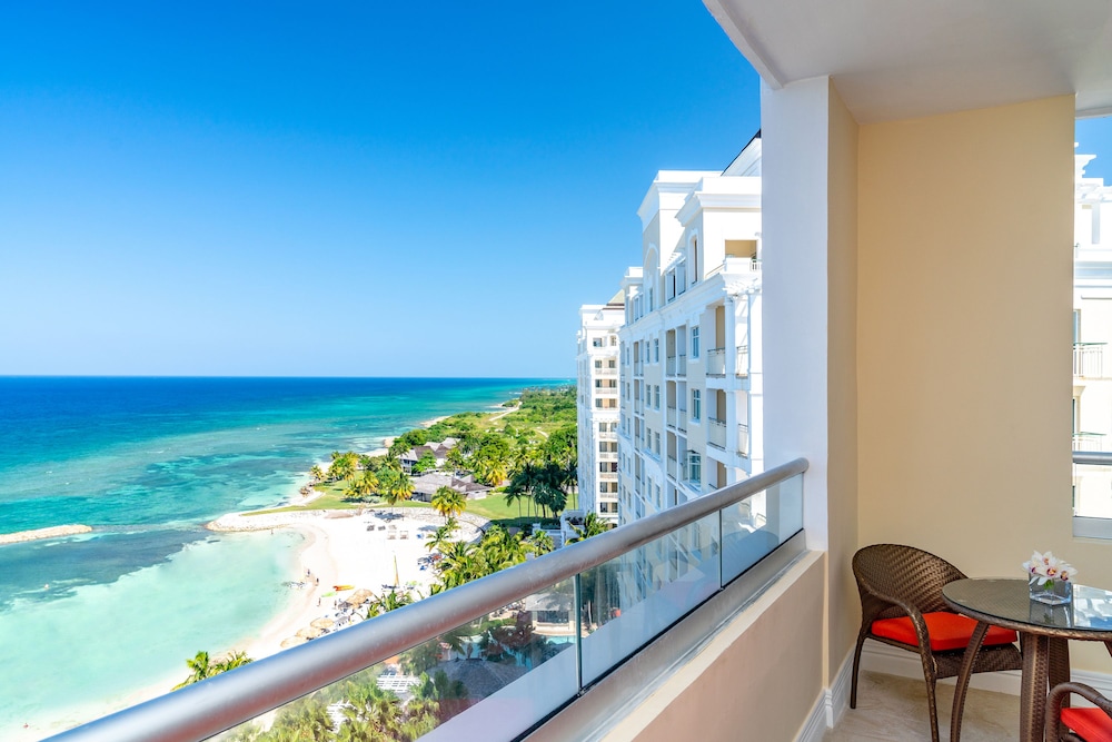 Jewel Grande Montego Bay Resort & Spa – All Inclusive — Hotel building in Montego Bay
