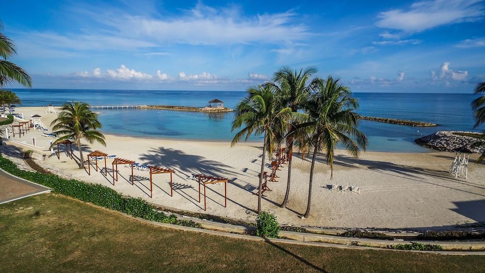 Jewel Grande Montego Bay Resort & Spa – All Inclusive — Beach in Montego Bay