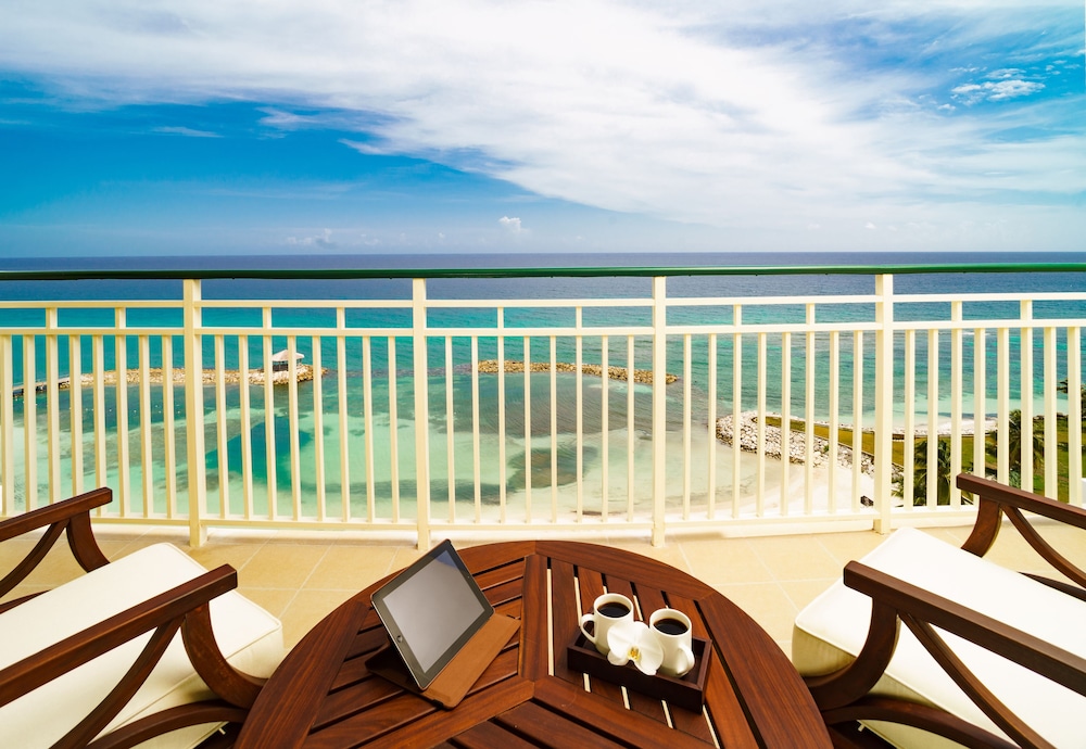 Jewel Grande Montego Bay Resort & Spa – All Inclusive — Hotel rooms in Montego Bay