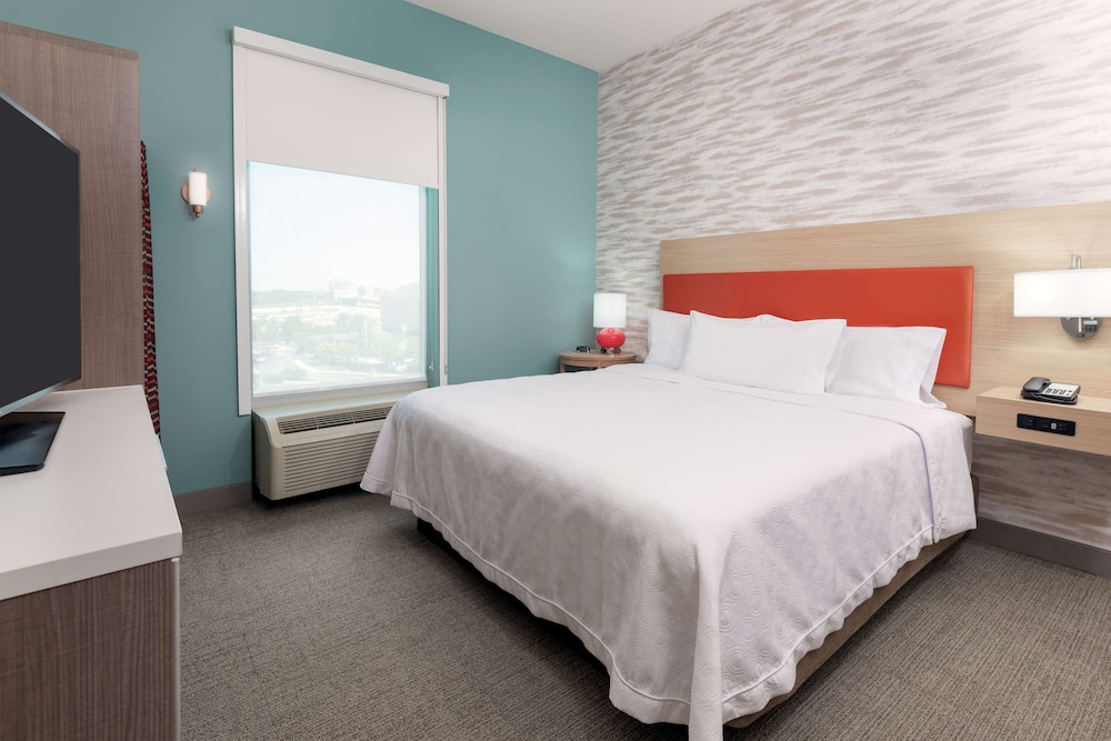 Home2 Suites by Hilton Orlando Near Universal — Hotel rooms in Orlando, Florida