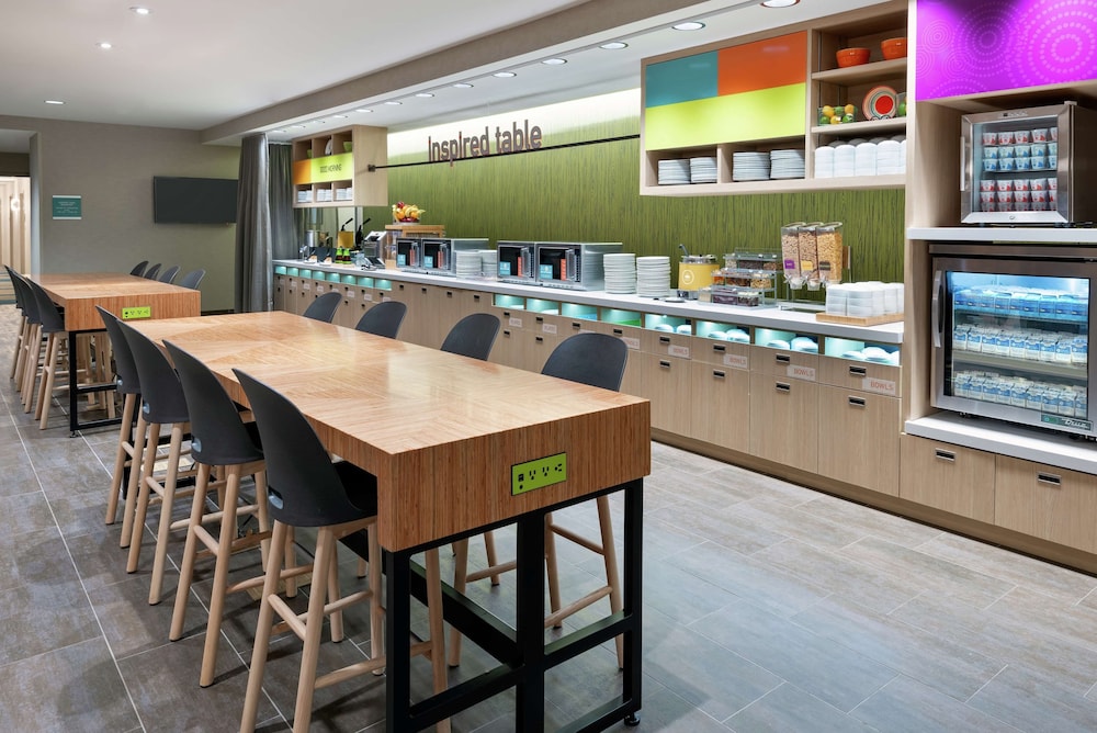 Home2 Suites by Hilton Orlando Near Universal — Restaurant & bars in Orlando, Florida