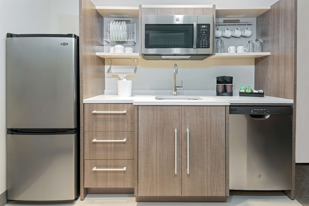 Home2 Suites by Hilton Orlando Near Universal — Hotel rooms in Orlando, Florida