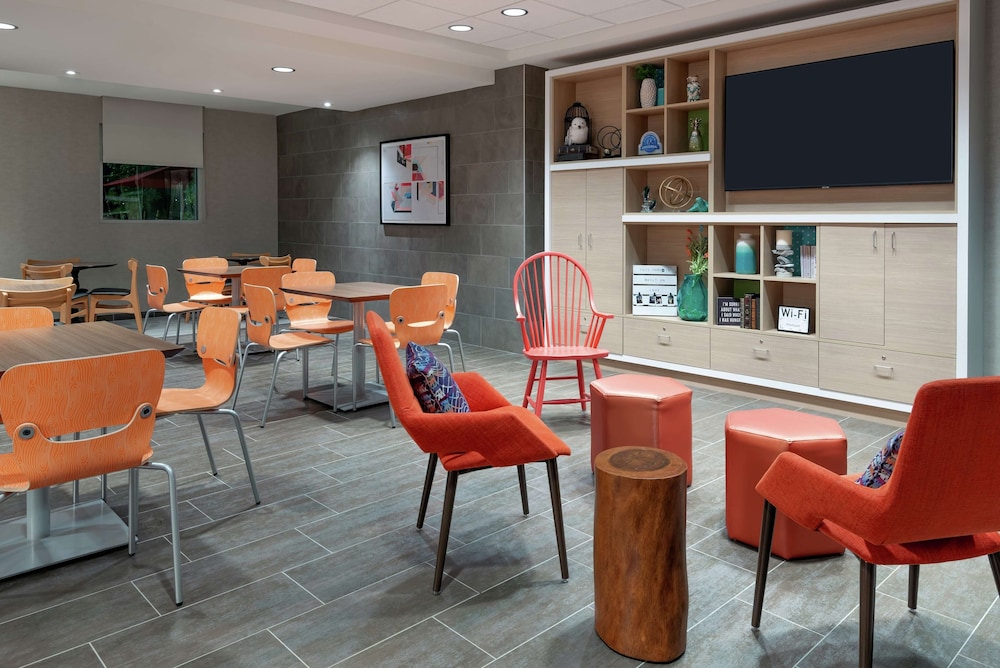 Home2 Suites by Hilton Orlando Near Universal — Restaurant & bars in Orlando, Florida