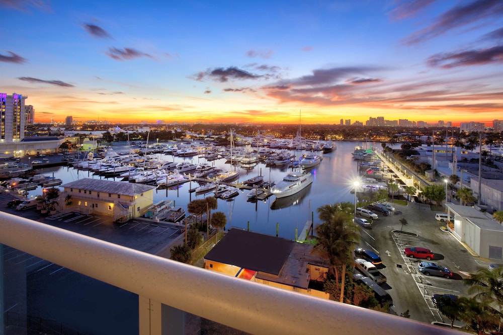 Hotel Maren Fort Lauderdale Beach, Curio Collection by Hilton — Attractions in the area in Fort Lauderdale, Florida