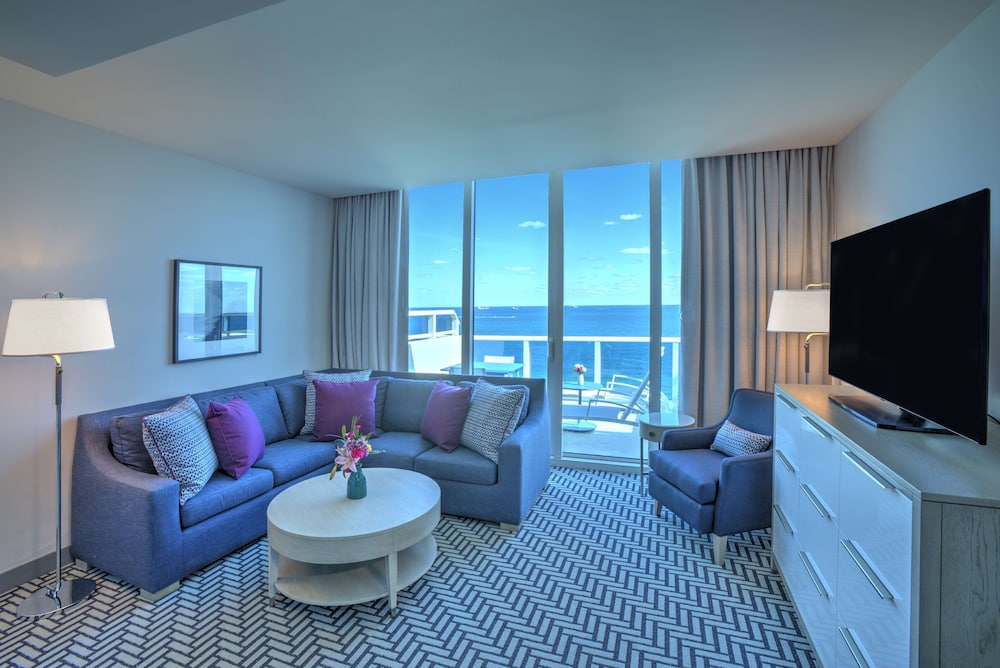 Hotel Maren Fort Lauderdale Beach, Curio Collection by Hilton — Hotel rooms in Fort Lauderdale, Florida